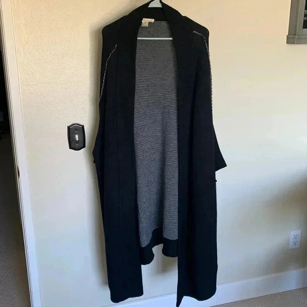 Thick reversible sweater duster.